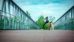 体育博弈里的“自我欺骗完成态”。（体育博弈中的自我欺骗终局状态）