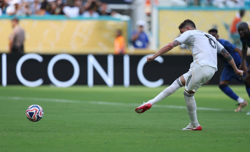 田中将大在 2014 年以 1.55 亿美元天价合同加盟洋基，其“神之子”名号响彻纽约